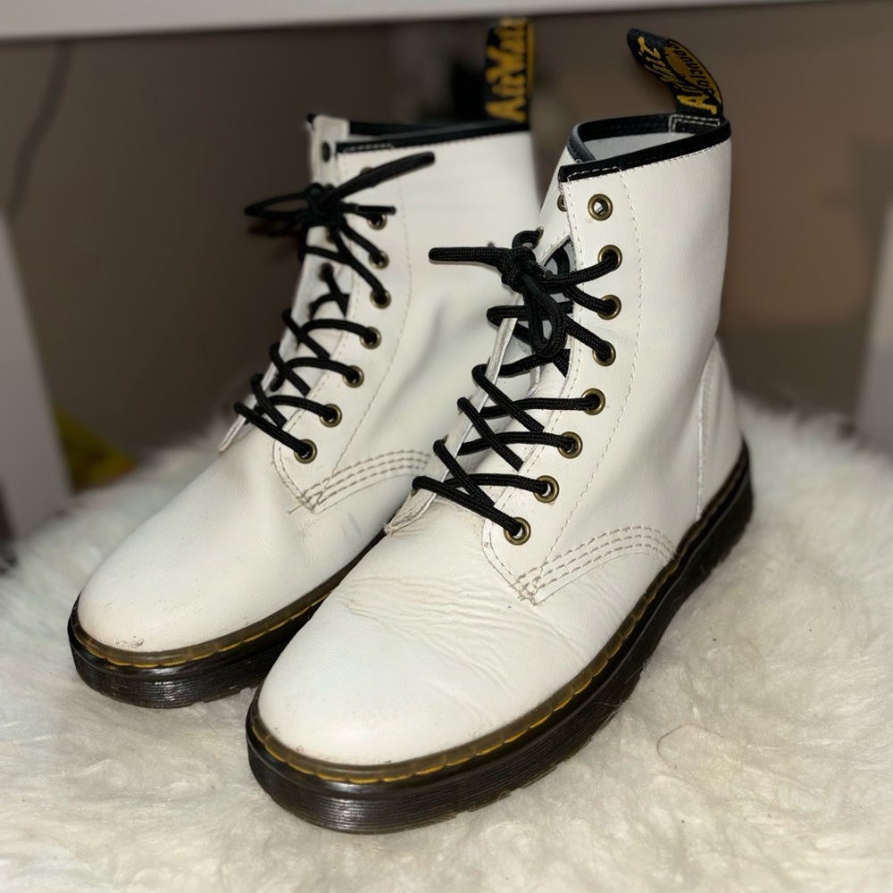 Dr.Martens Smooth Leather Lace Up Boots
